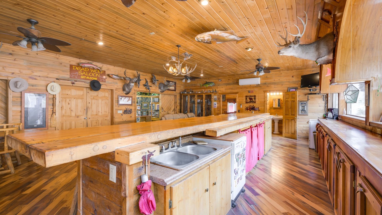 Photo of Others in Salmon