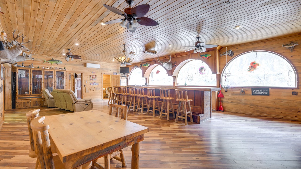 Photo of Others in Salmon