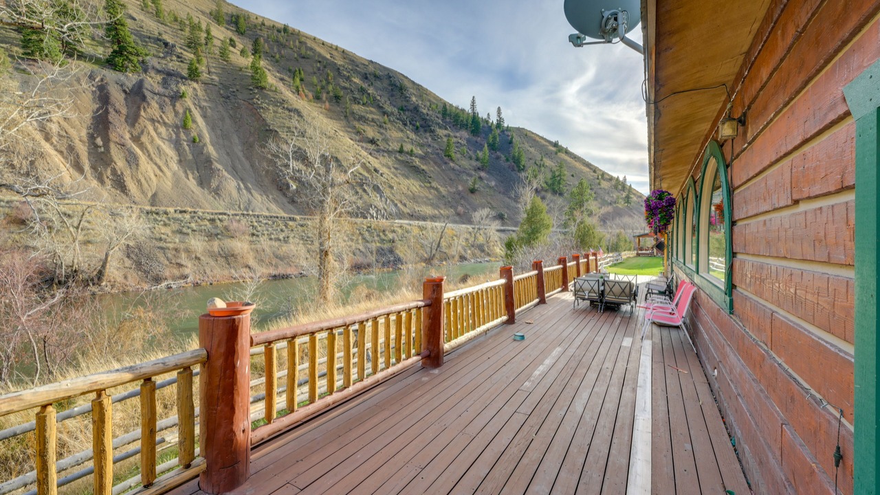 Photo of Others in Salmon