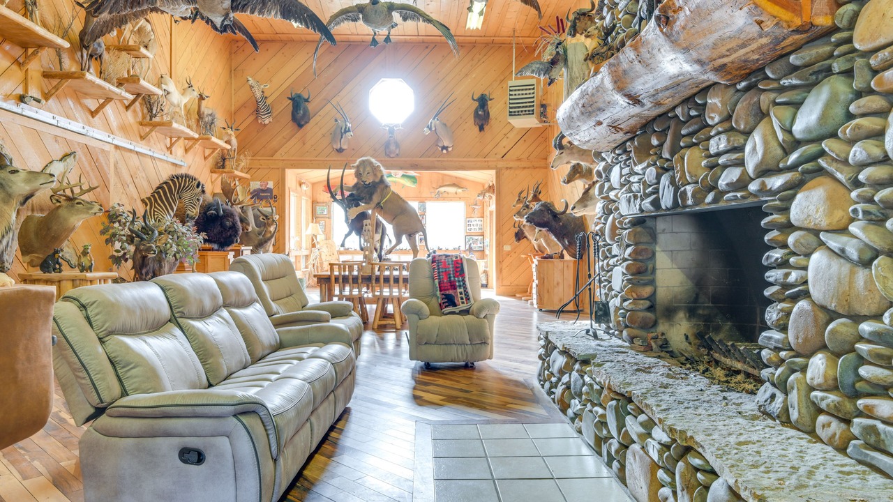 Photo of Livingroom in Salmon