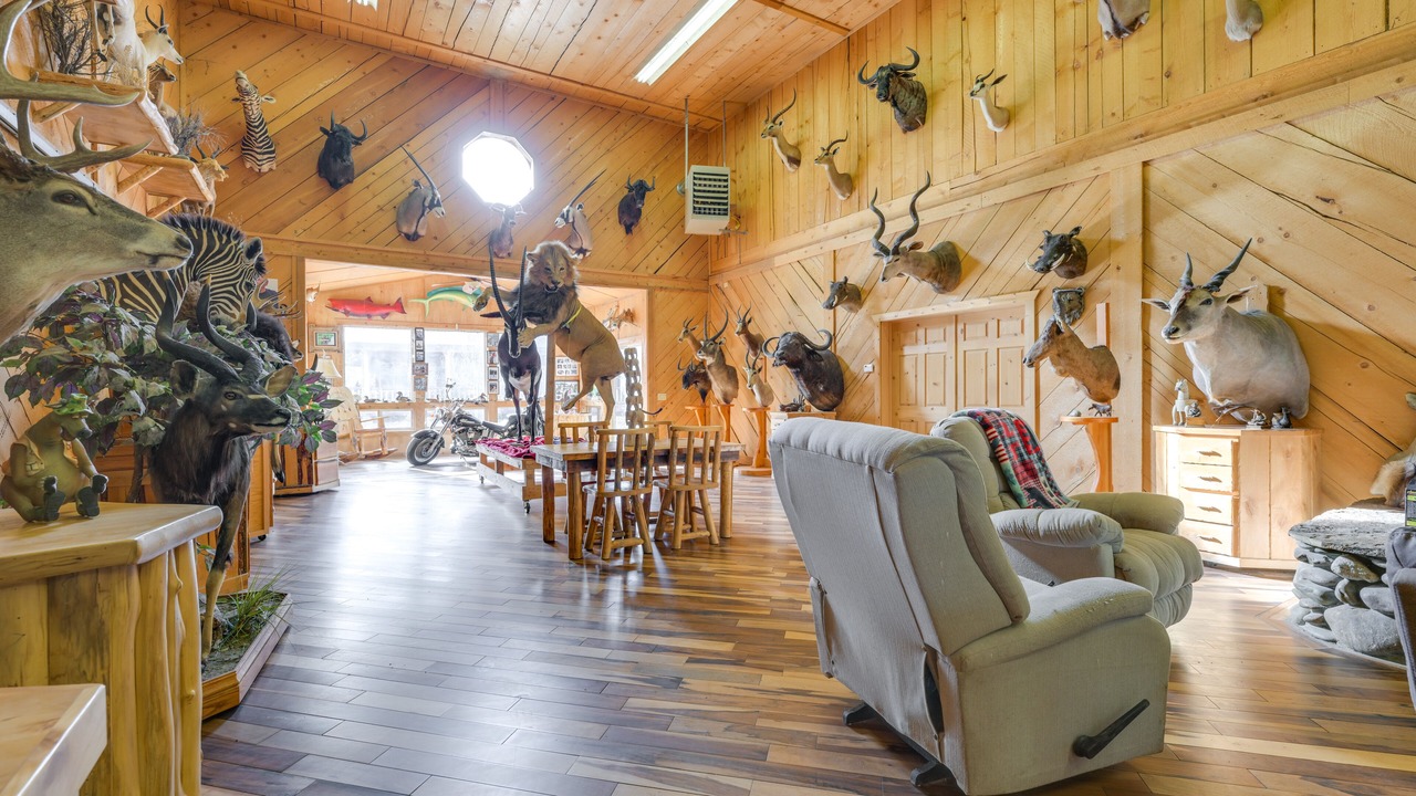 Photo of Others in Salmon