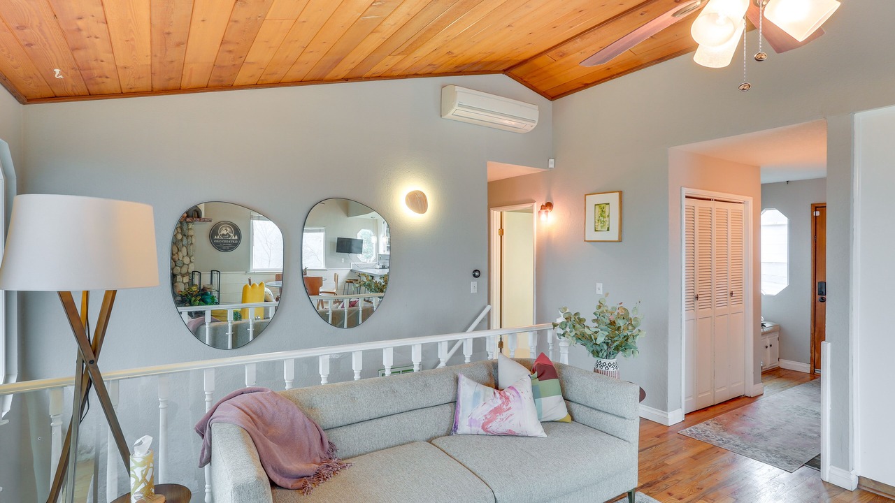 Photo of Livingroom in Crestline