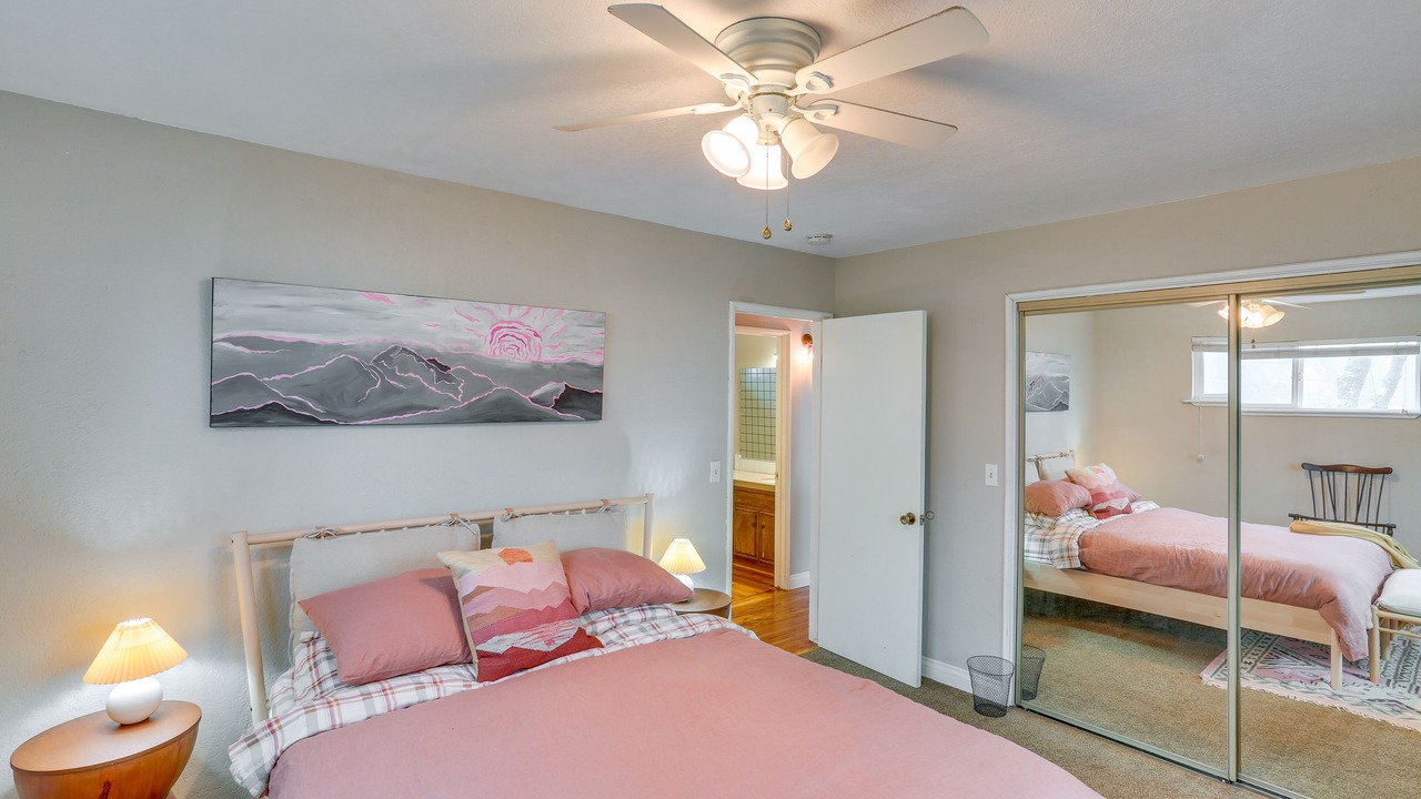 Photo of Bedroom in Crestline