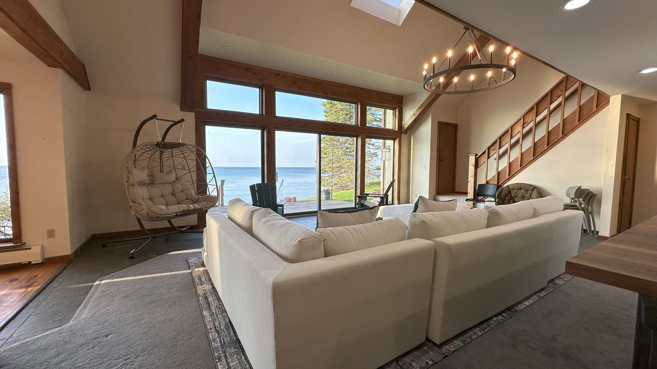 Photo of Livingroom in Youngstown
