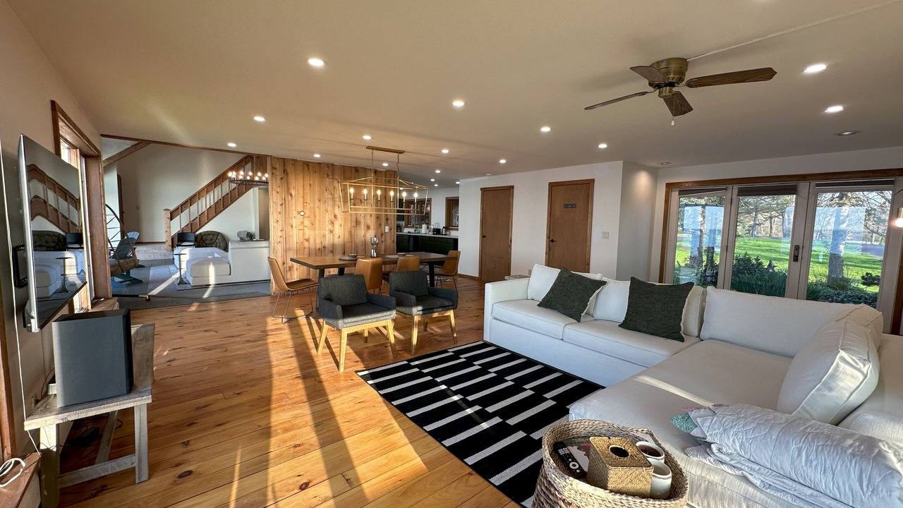 Photo of Livingroom in Youngstown