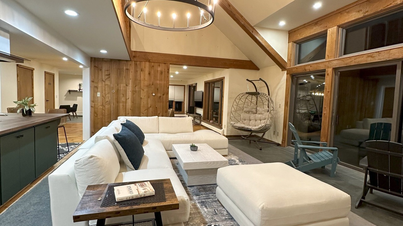 Photo of Livingroom in Youngstown