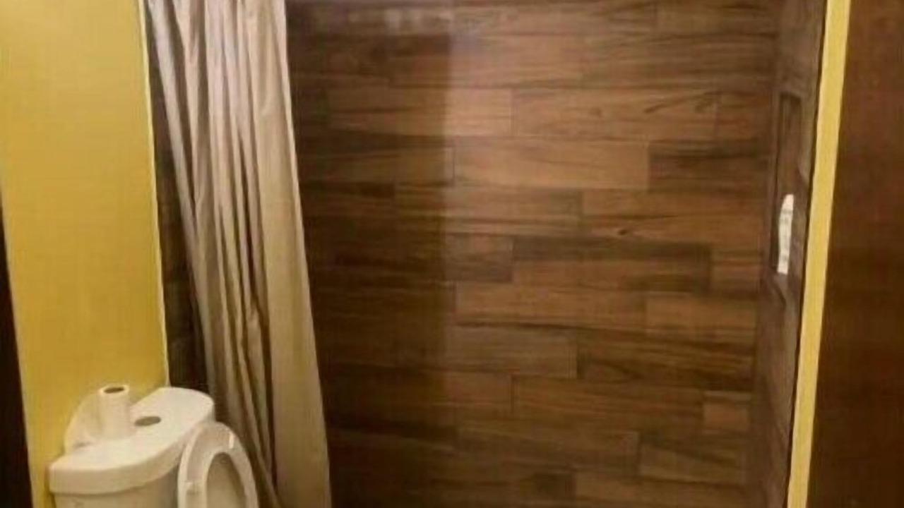 Photo of Bathroom in Luling