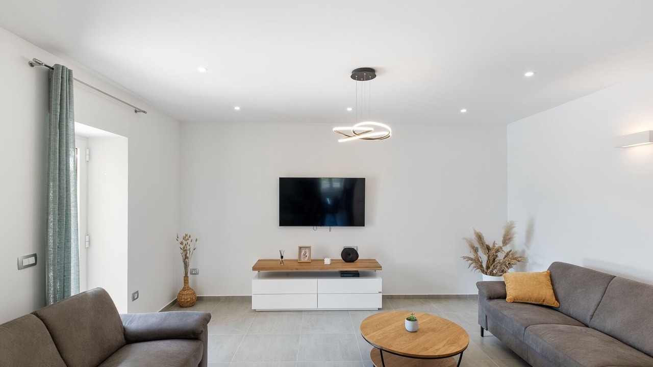 Photo of Livingroom in Gajana