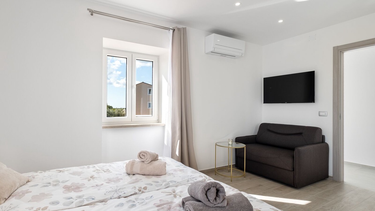 Photo of Bedroom in Gajana