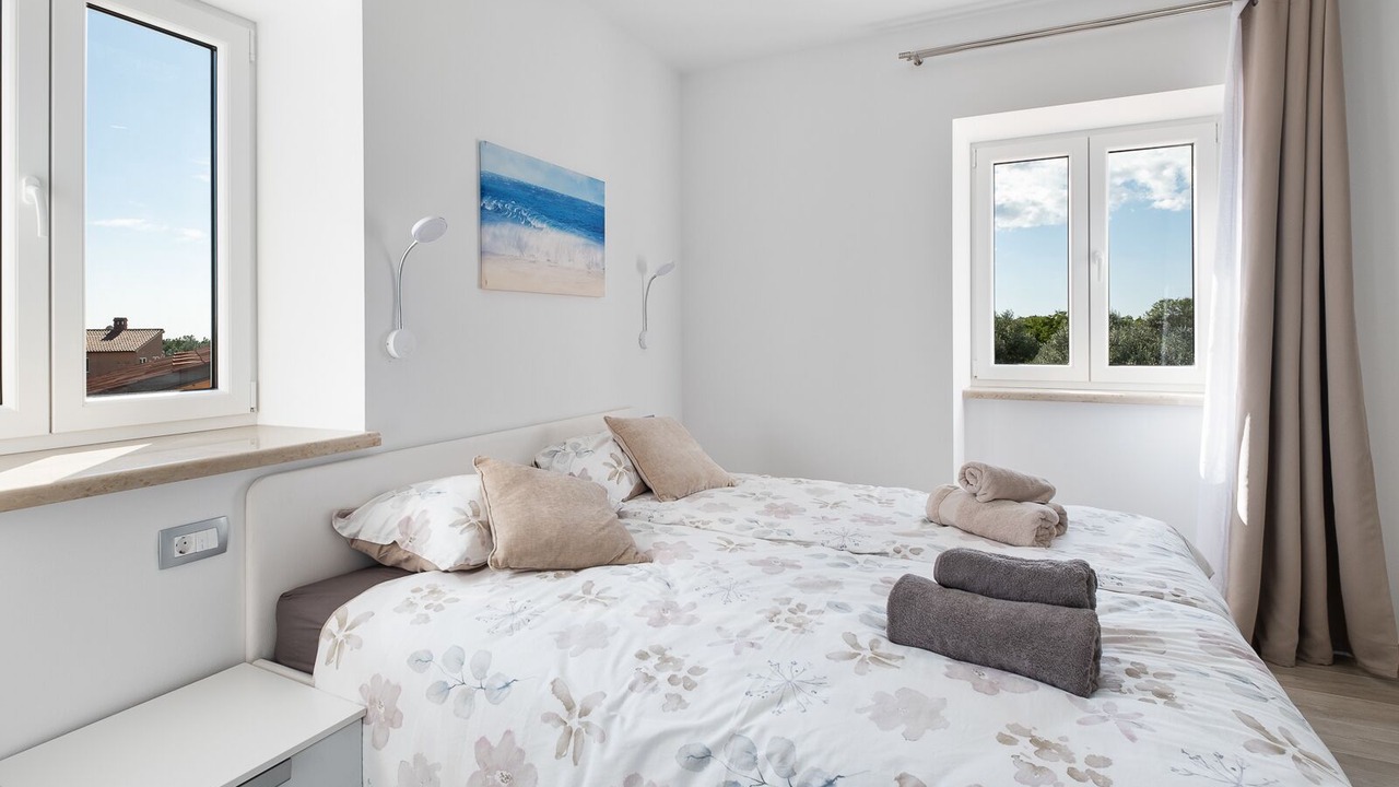 Photo of Bedroom in Gajana