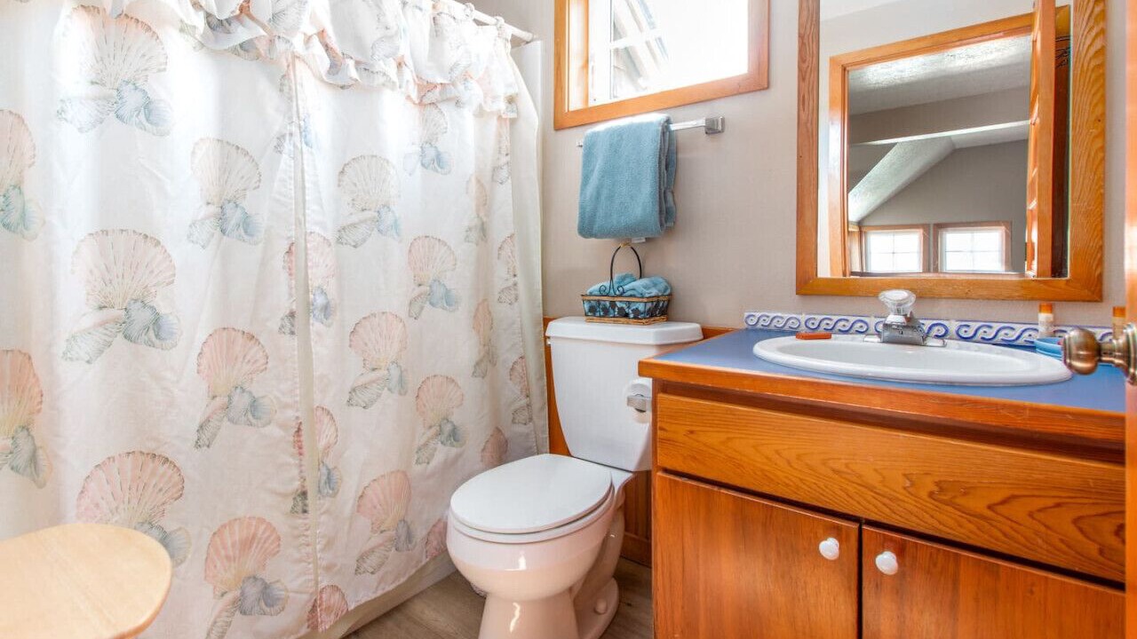 Photo of Bathroom in Shorepine Village