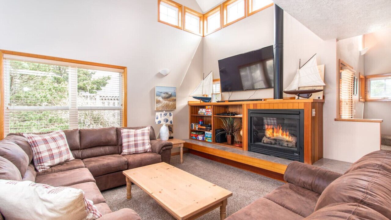 Photo of Livingroom in Shorepine Village