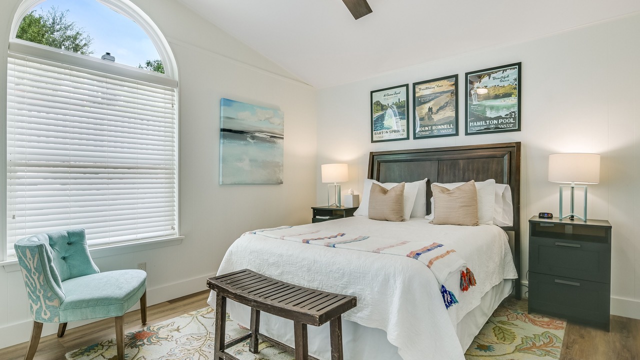 Photo of Bedroom in Lakeway