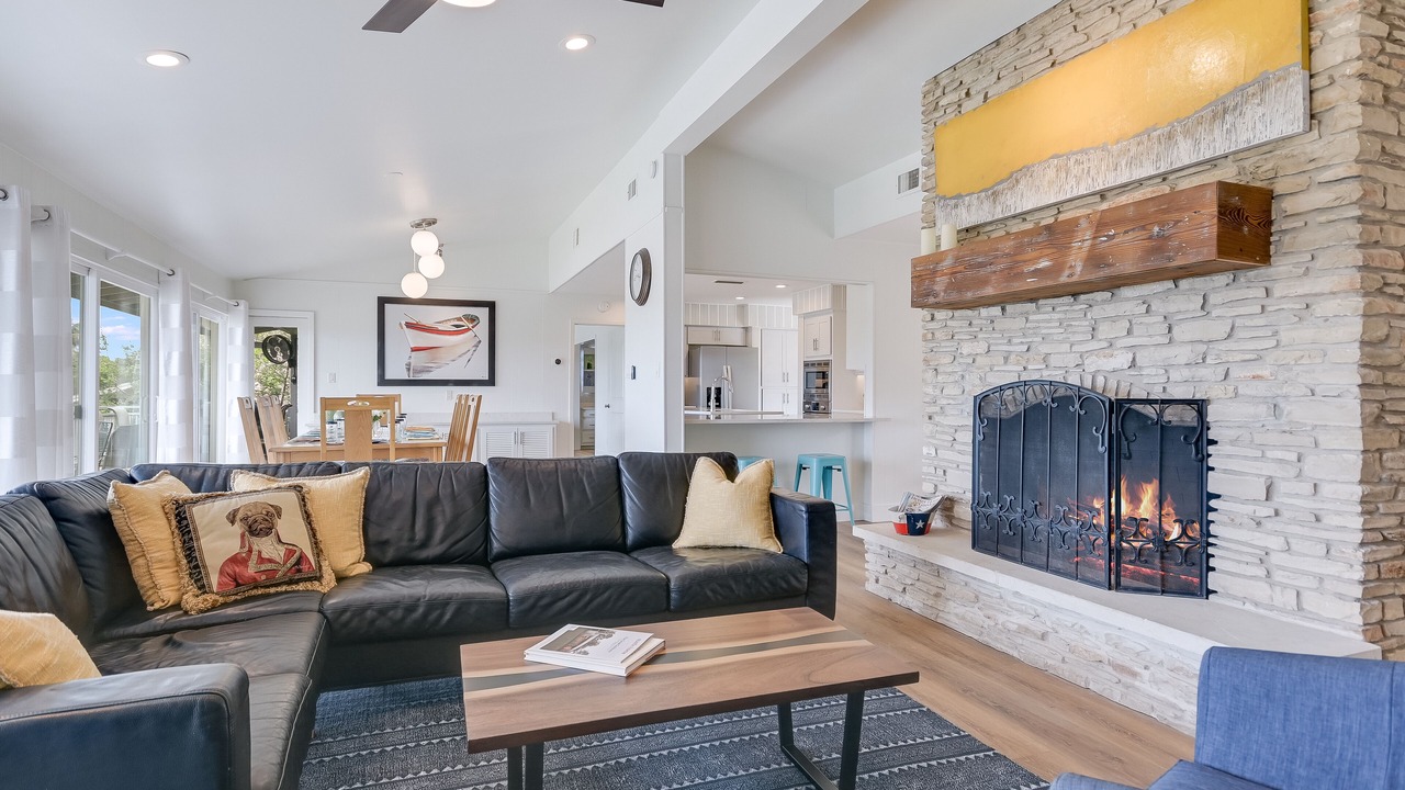 Photo of Livingroom in Lakeway