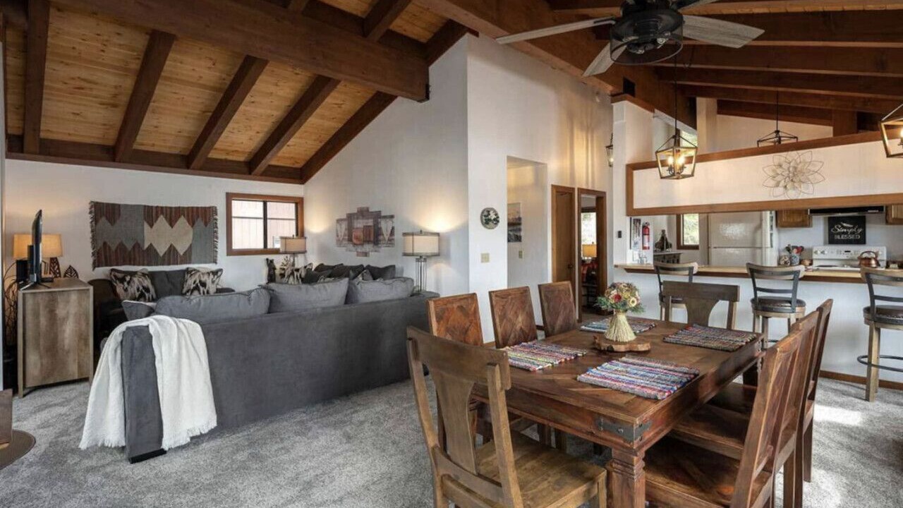 Photo of Bedroom in Lake Forest