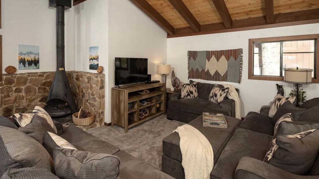 Photo of Bedroom in Lake Forest
