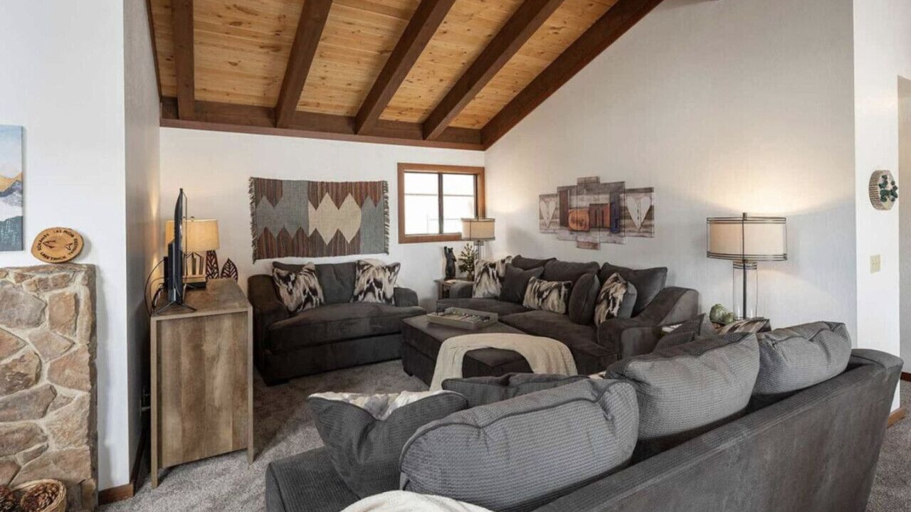 Photo of Bedroom in Lake Forest