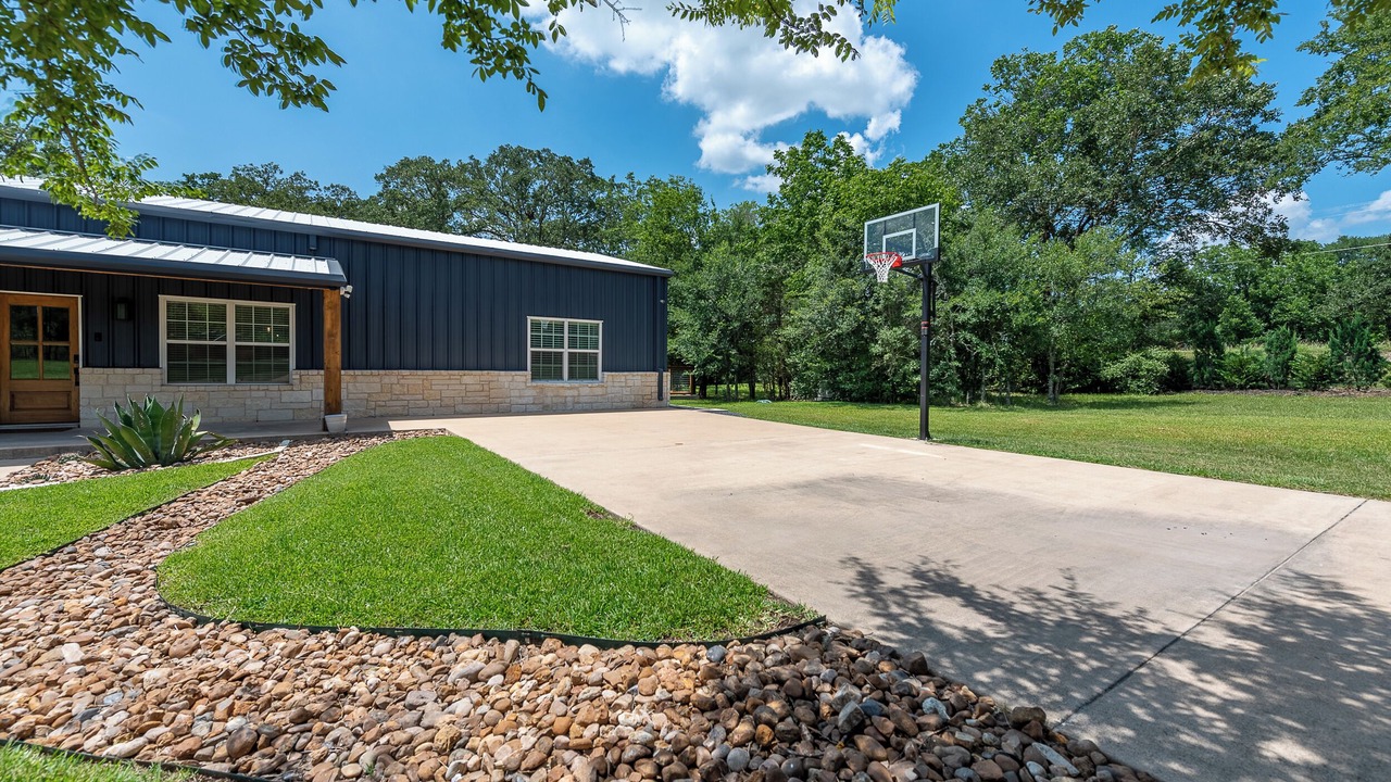Photo of Outdoor in Bryan