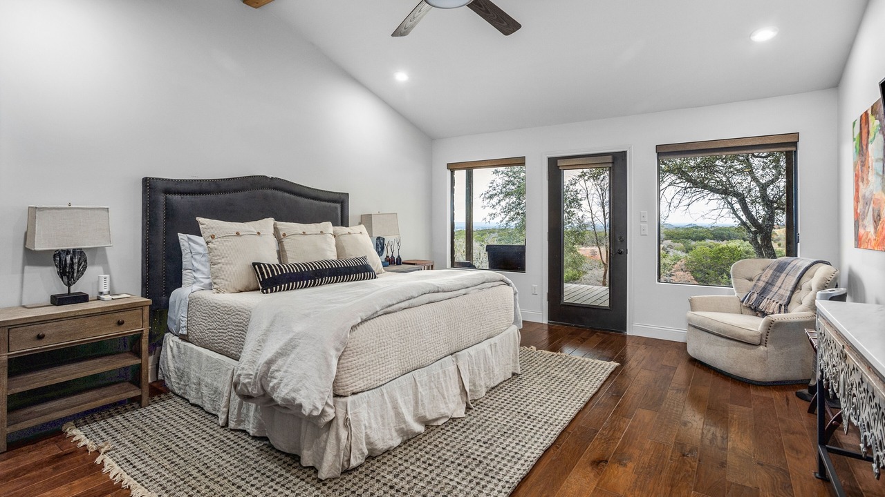 Photo of Bedroom in Glen Rose