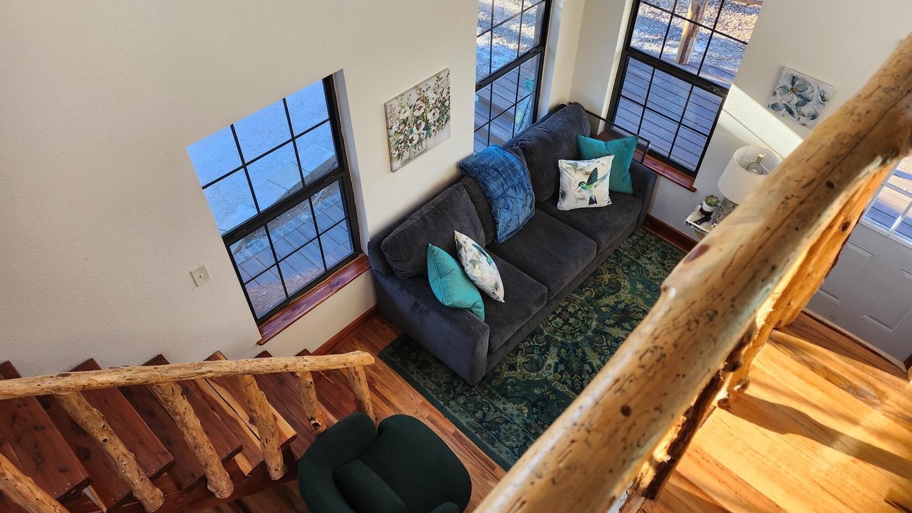 Photo of Livingroom in Cayuga