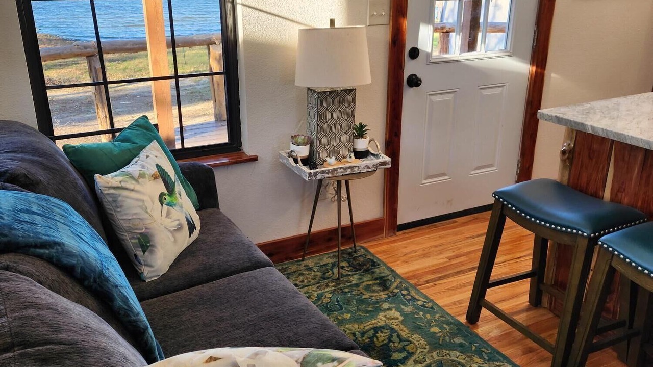 Photo of Livingroom in Cayuga