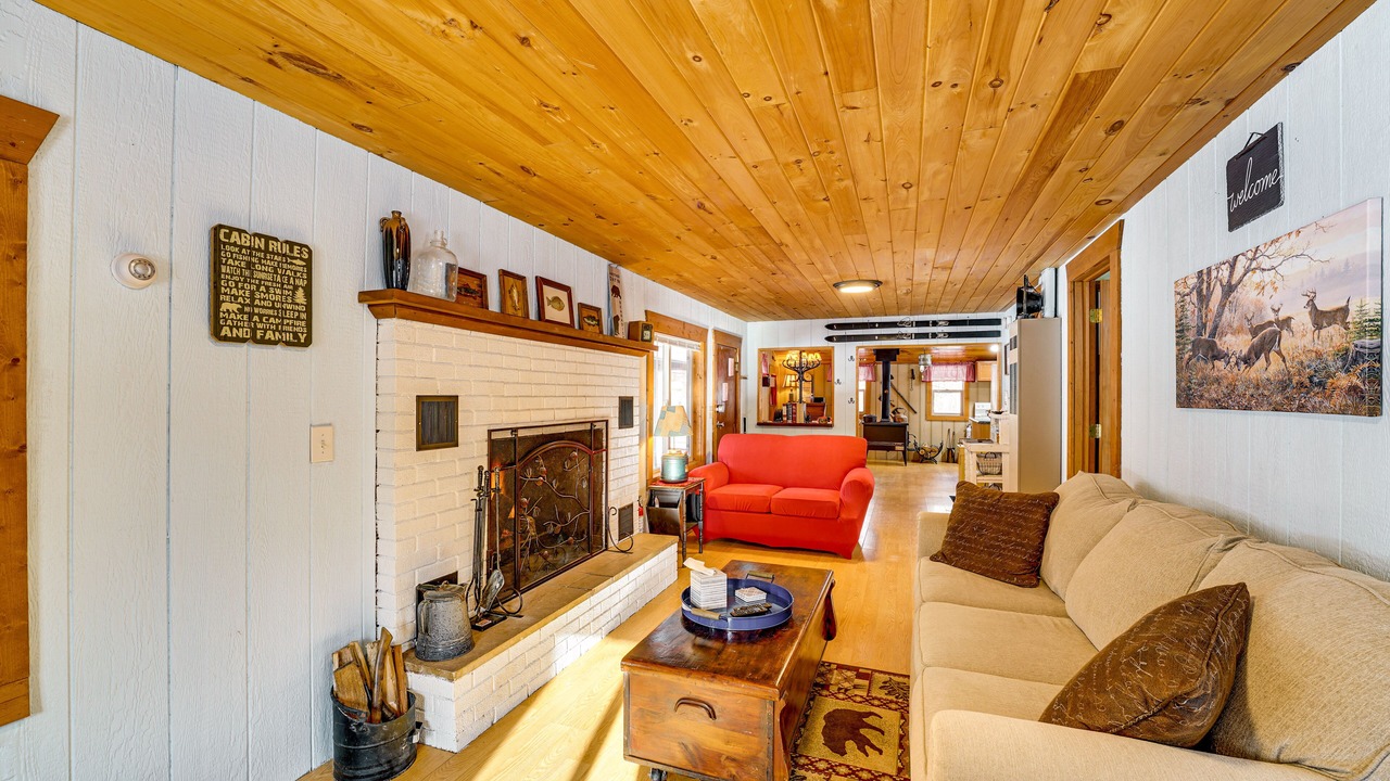 Photo of Livingroom in Irons