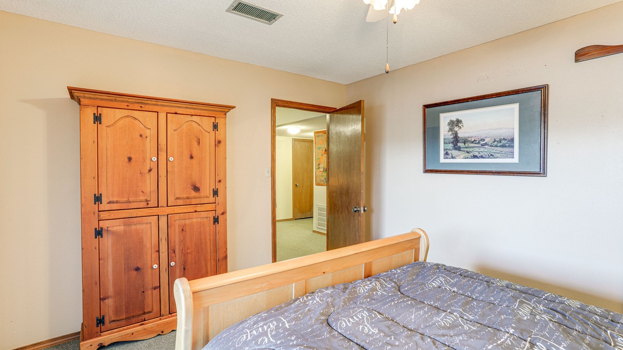 Photo of Bedroom in Cherokee Village