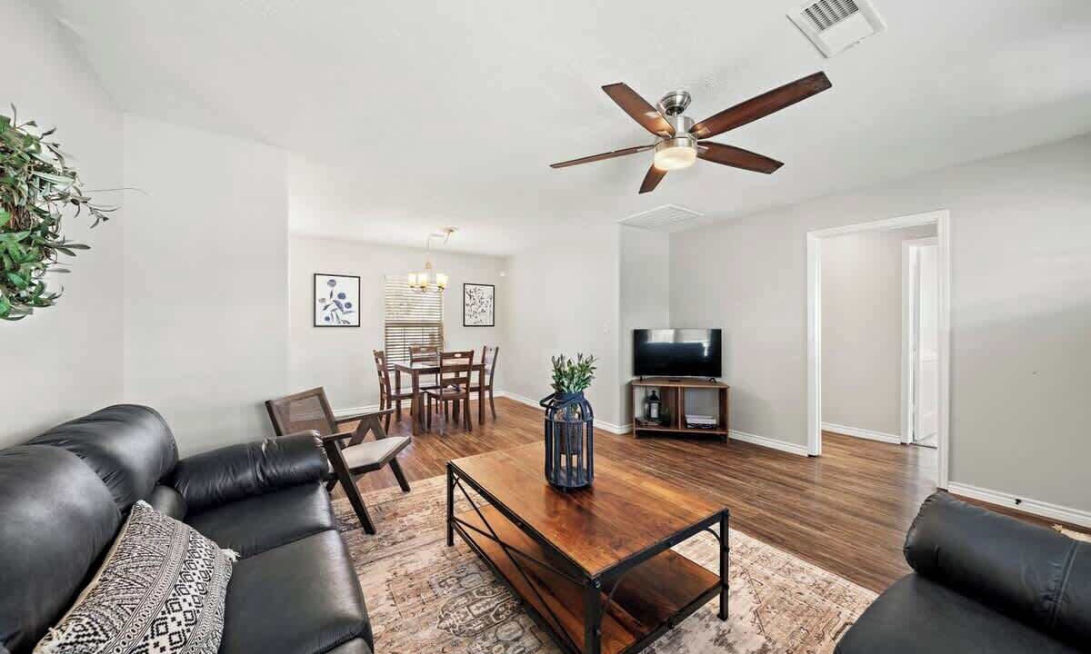 Photo of Bedroom in Baytown