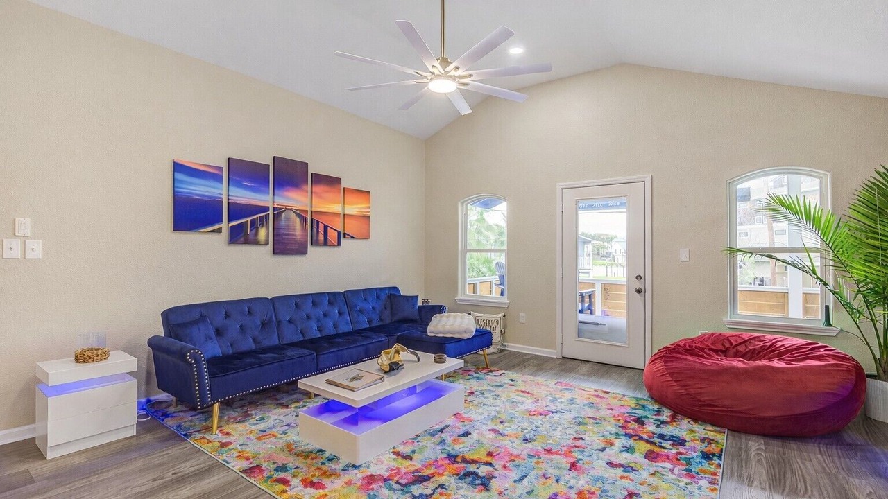 Photo of Livingroom in Clear Lake Shores