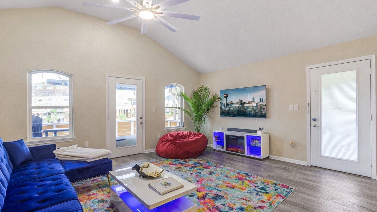 Photo of Livingroom in Clear Lake Shores