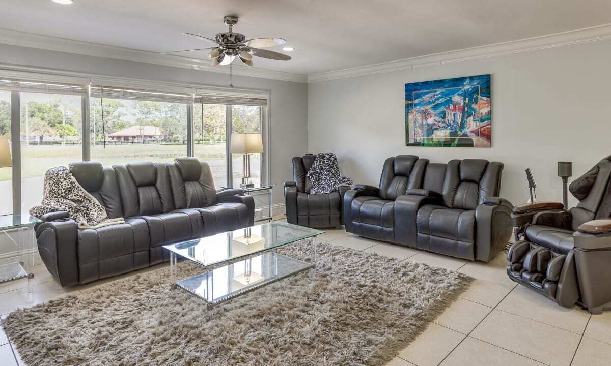 Photo of Livingroom in Hunt Club
