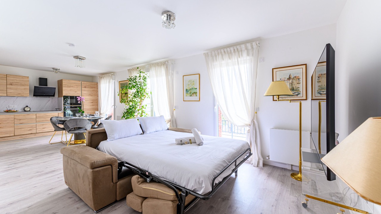 Photo of Bedroom in Saint-Ouen