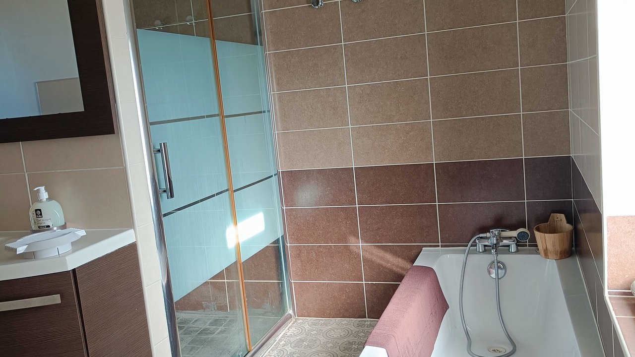 Photo of Bathroom in Lansargues