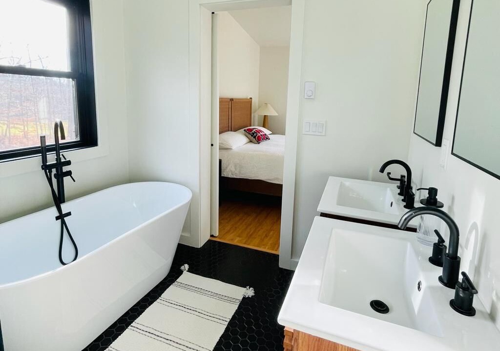 Photo of Bathroom in Livingston Manor