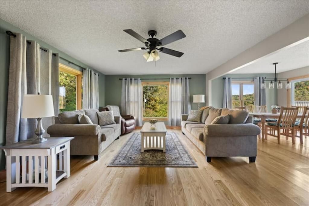 Photo of Livingroom in La Farge