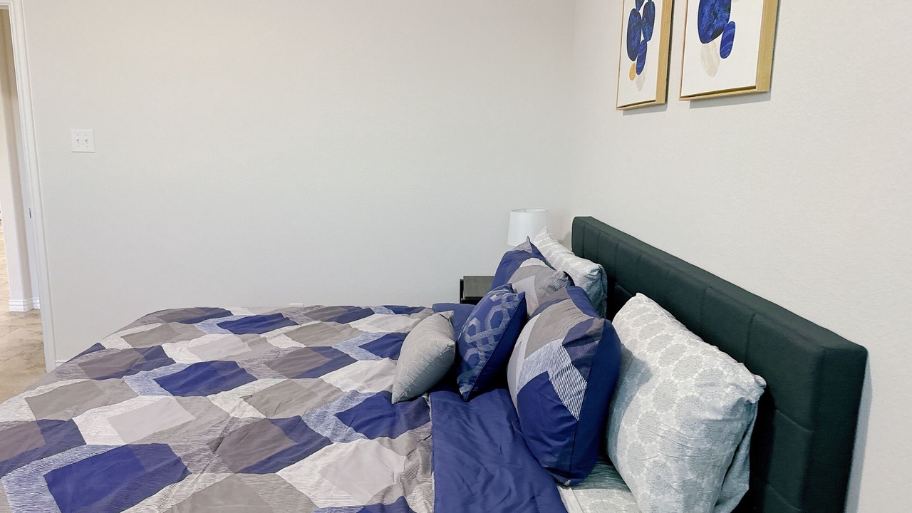 Photo of Bedroom in Crowley
