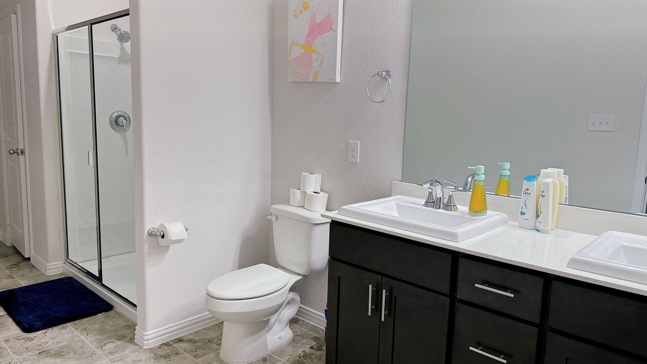 Photo of Bathroom in Crowley