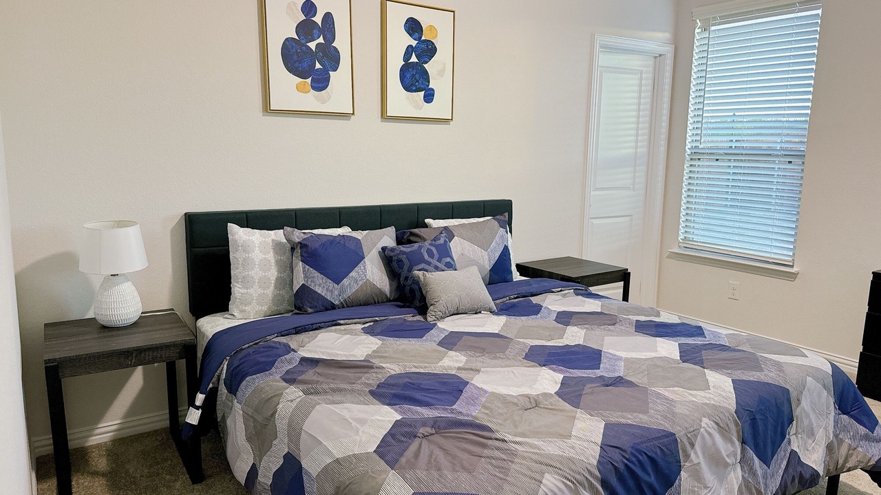 Photo of Bedroom in Crowley