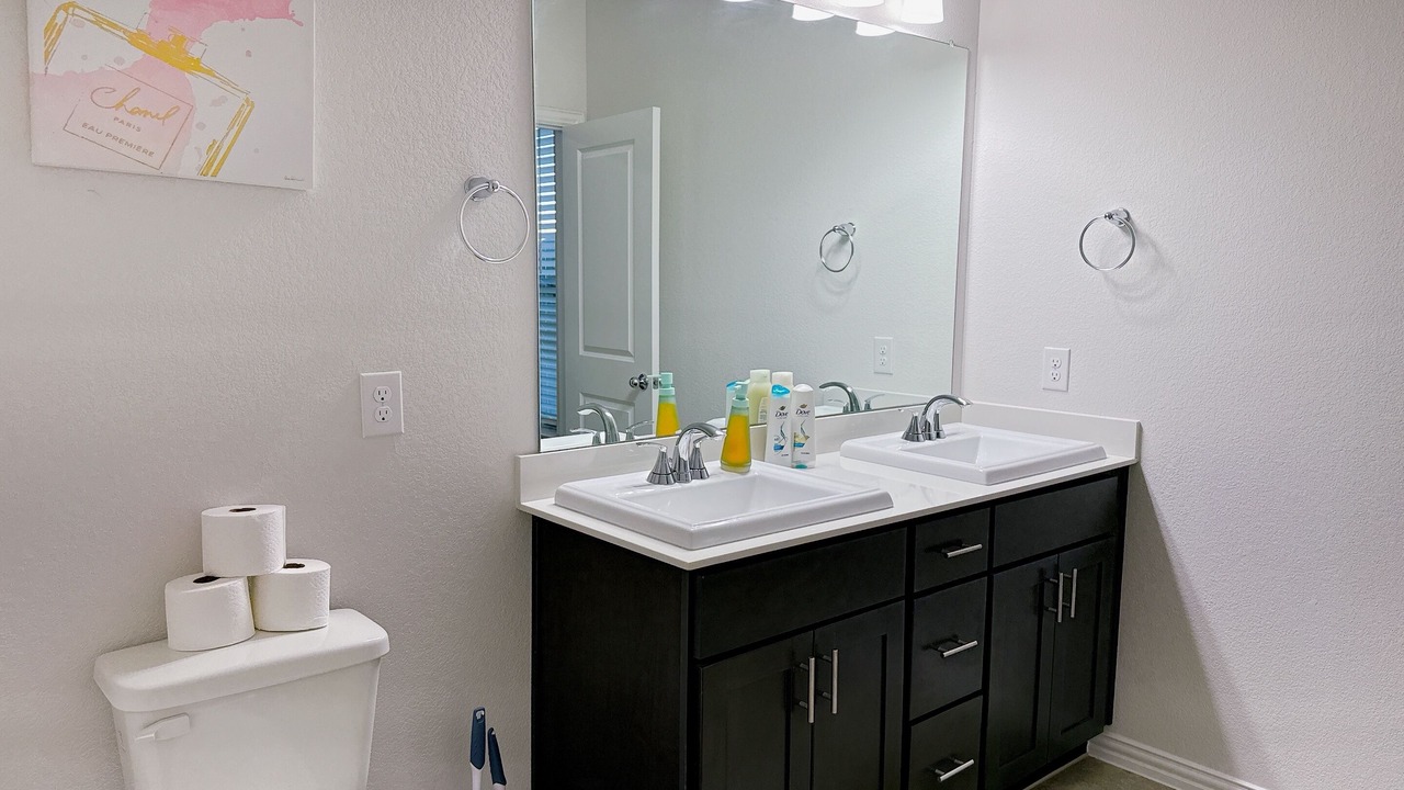 Photo of Bathroom in Crowley