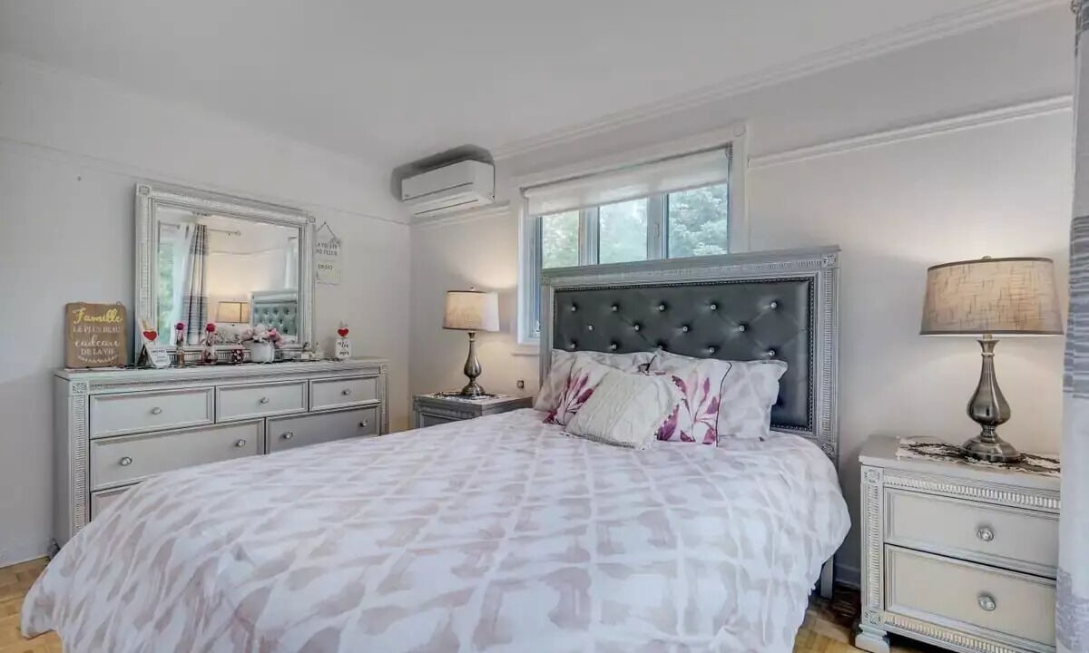 Photo of Bedroom in Saint-Hubert