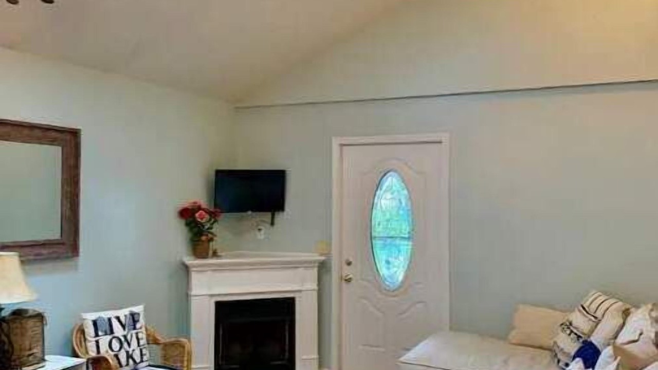 Photo of Livingroom in Canandaigua