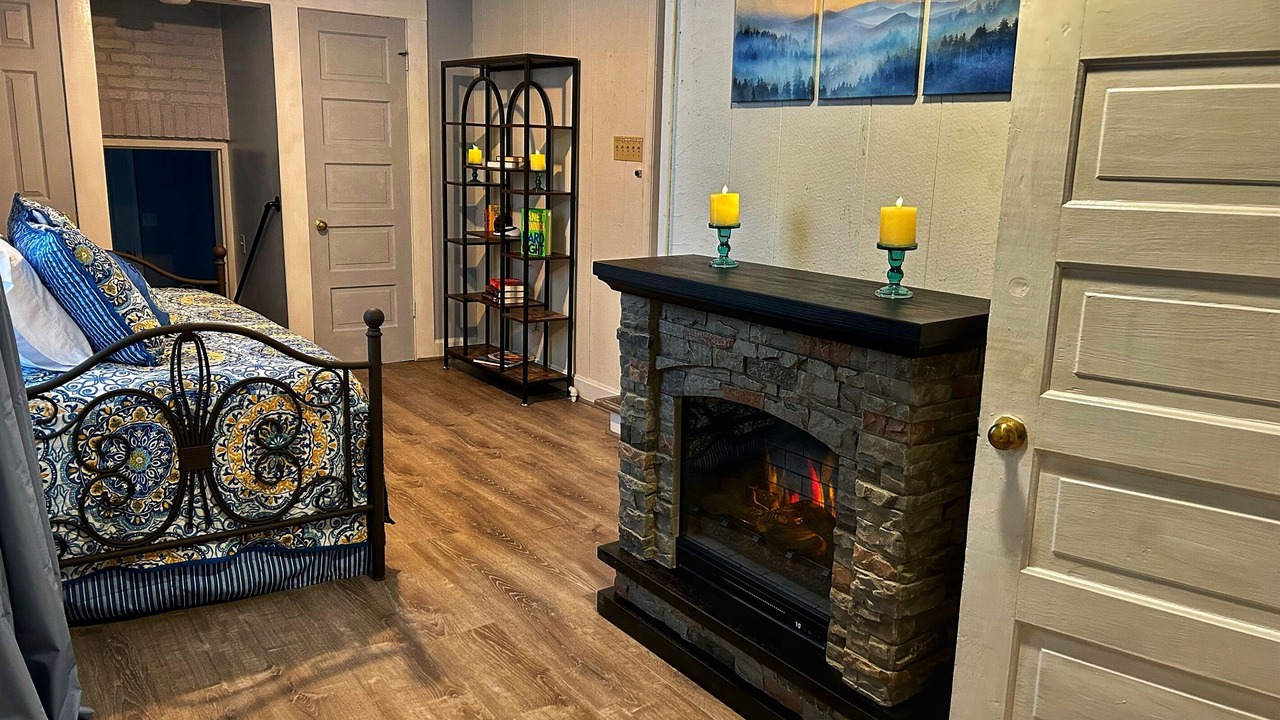 Photo of Livingroom in Clifton Forge West