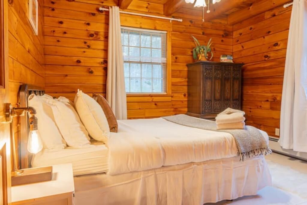 Photo of Bedroom in Bethel