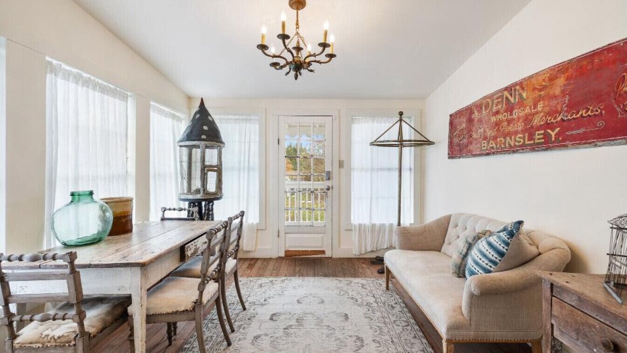 Photo of Livingroom in Warrenton