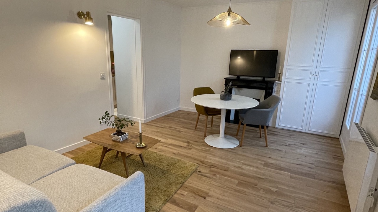 Photo of Livingroom in 7th Arrondissement