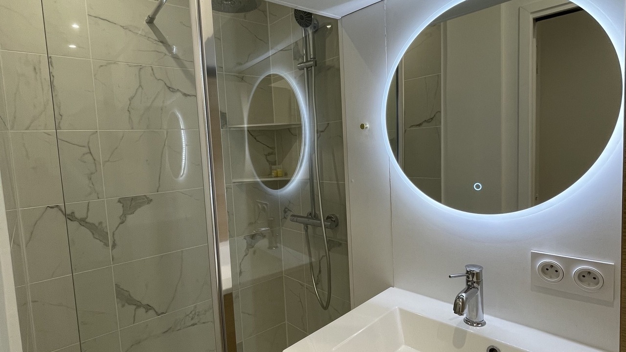 Photo of Bathroom in 7th Arrondissement