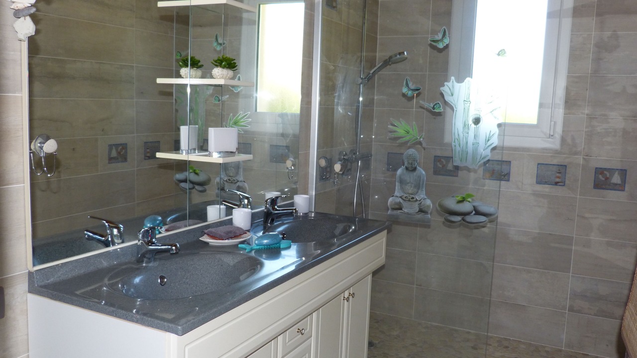 Photo of Bathroom in Blainville-sur-Mer