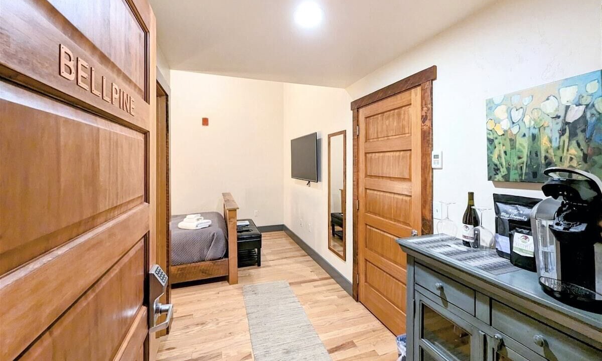 Photo of Bedroom in Amity