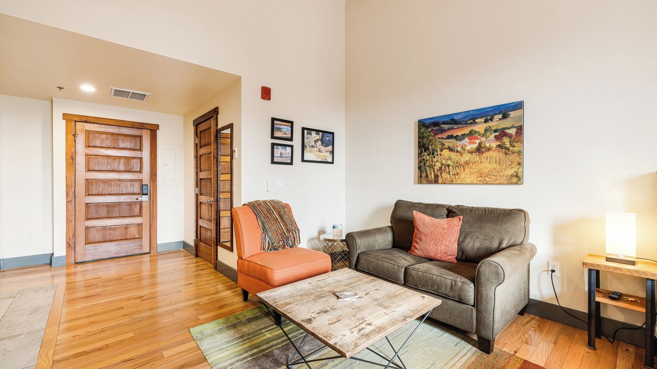 Photo of Livingroom in Amity