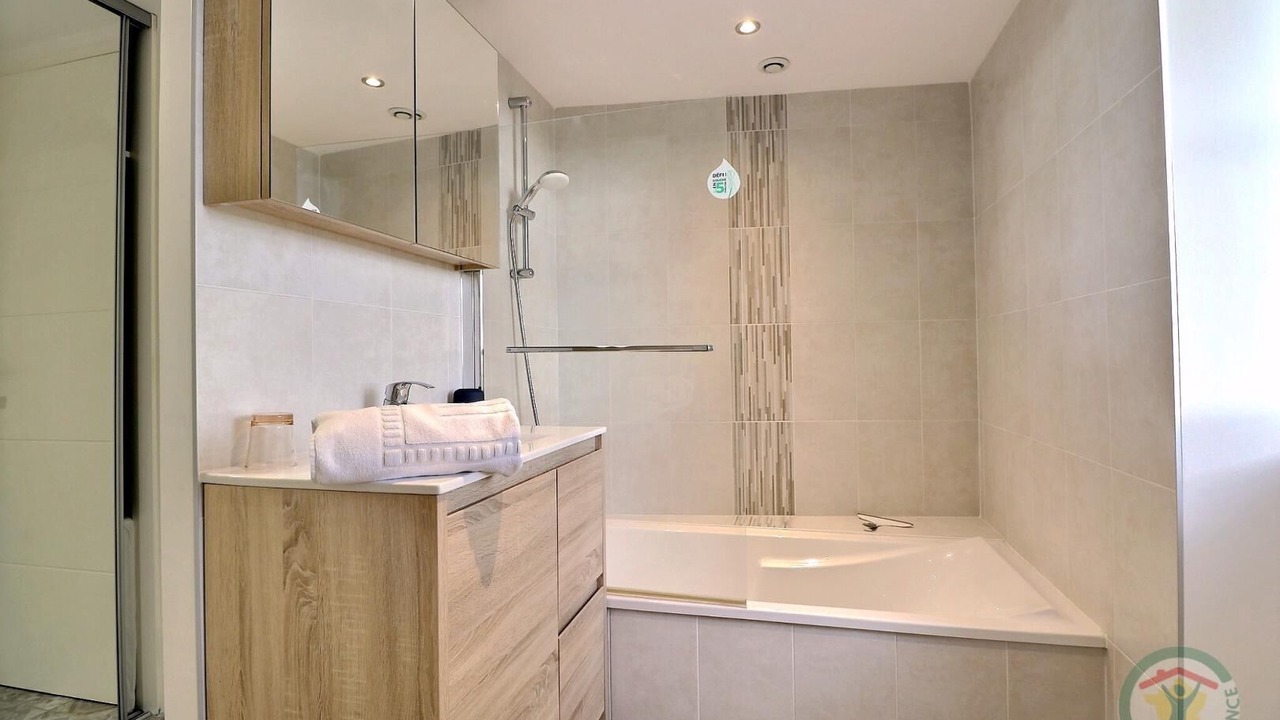 Photo of Bathroom in Chateau-Malo